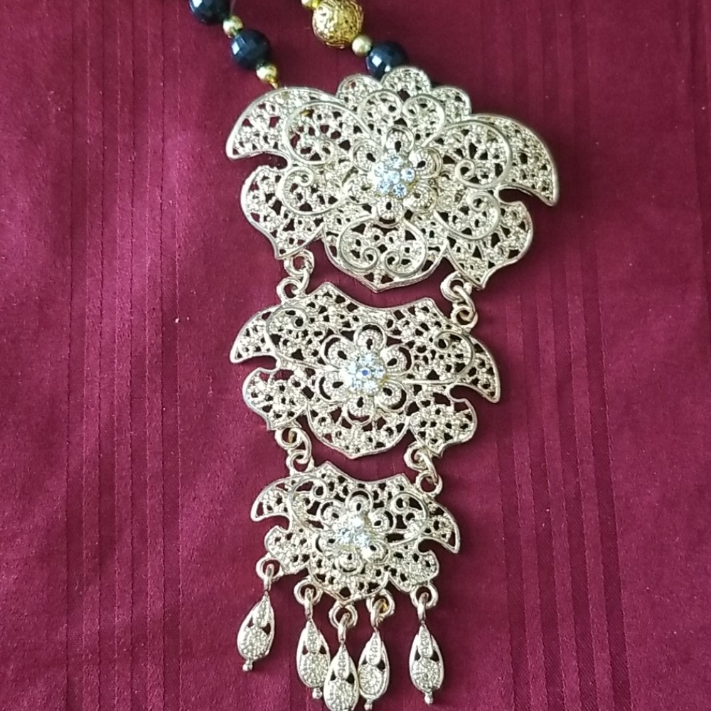 Necklaces - Picture 2 of 4